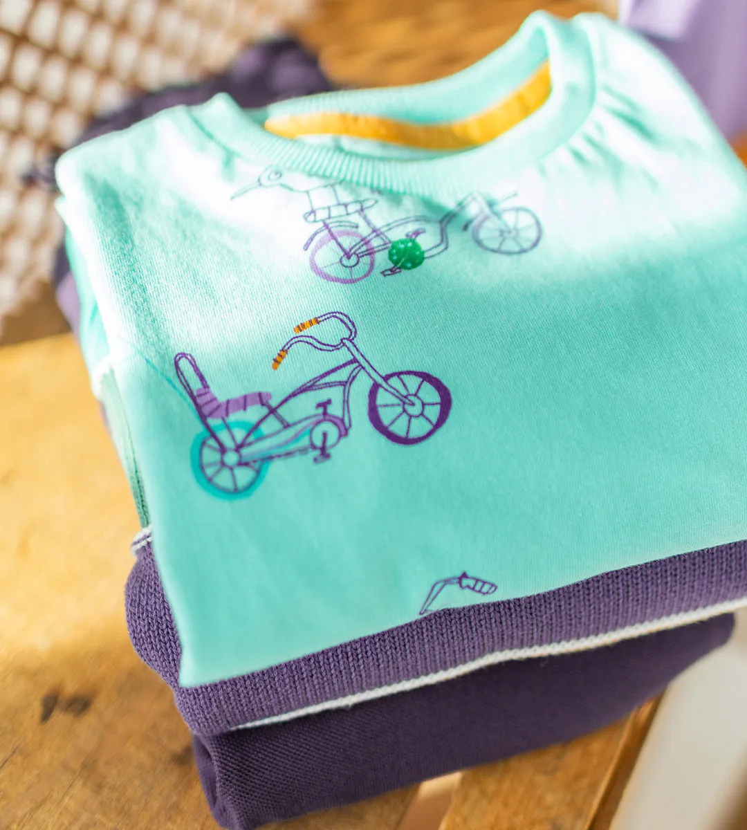 T-shirt turquoise à motifs, bébé ||Turquoise T-shirt with all over print, baby